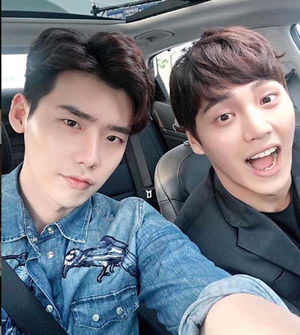 A Picture of Lee Tae-Hwan and his friend,